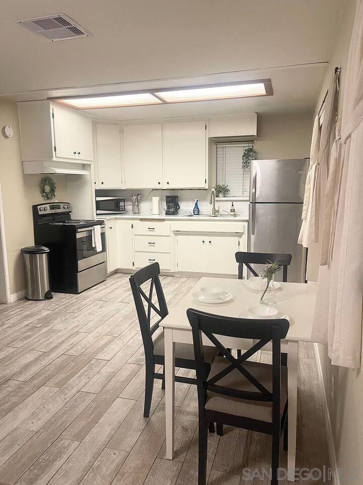 Detail Gallery Image 39 of 39 For 4367  Berwick, San Diego,  CA 92117 - 4 Beds | 3 Baths