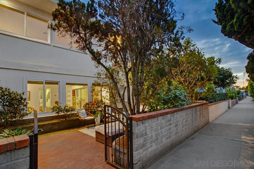 Detail Gallery Image 3 of 75 For 829-31  Avalon Ct, San Diego,  CA 92109 - – Beds | – Baths