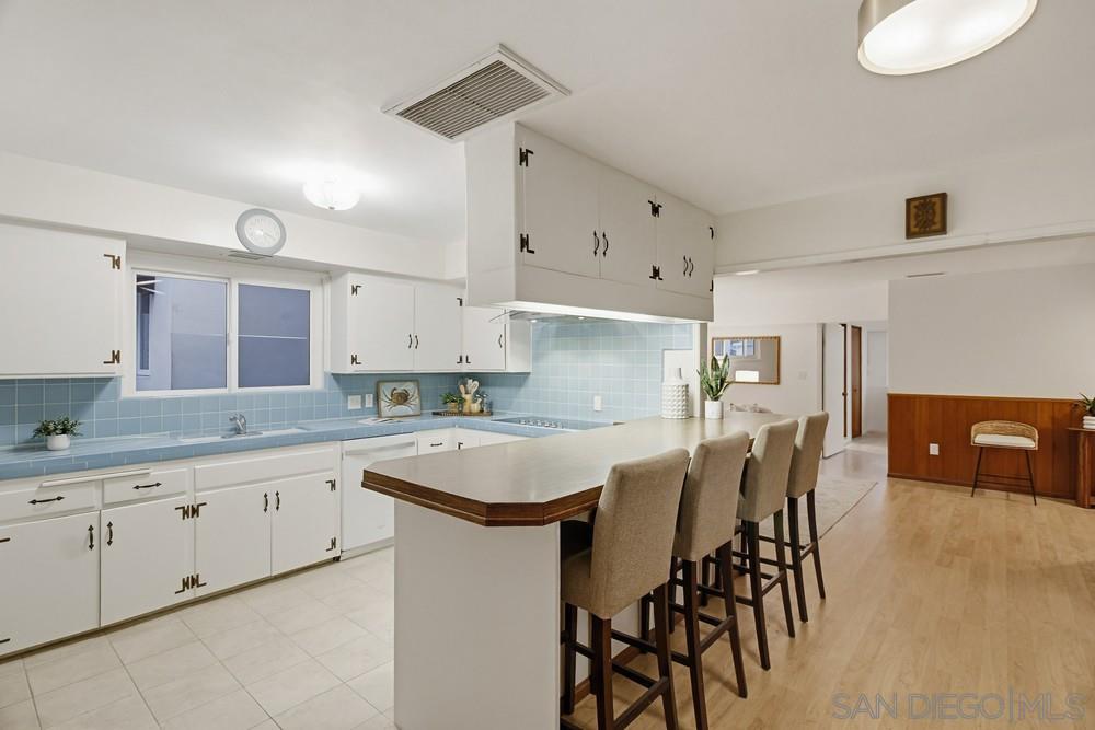 Detail Gallery Image 35 of 75 For 829-31  Avalon Ct, San Diego,  CA 92109 - – Beds | – Baths