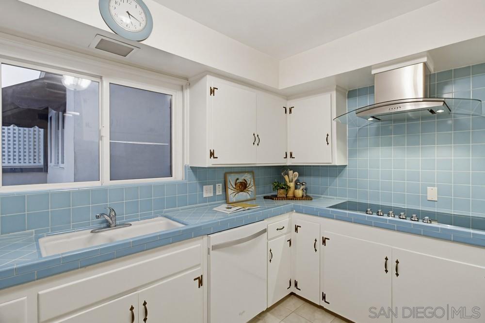 Detail Gallery Image 38 of 75 For 829-31  Avalon Ct, San Diego,  CA 92109 - – Beds | – Baths