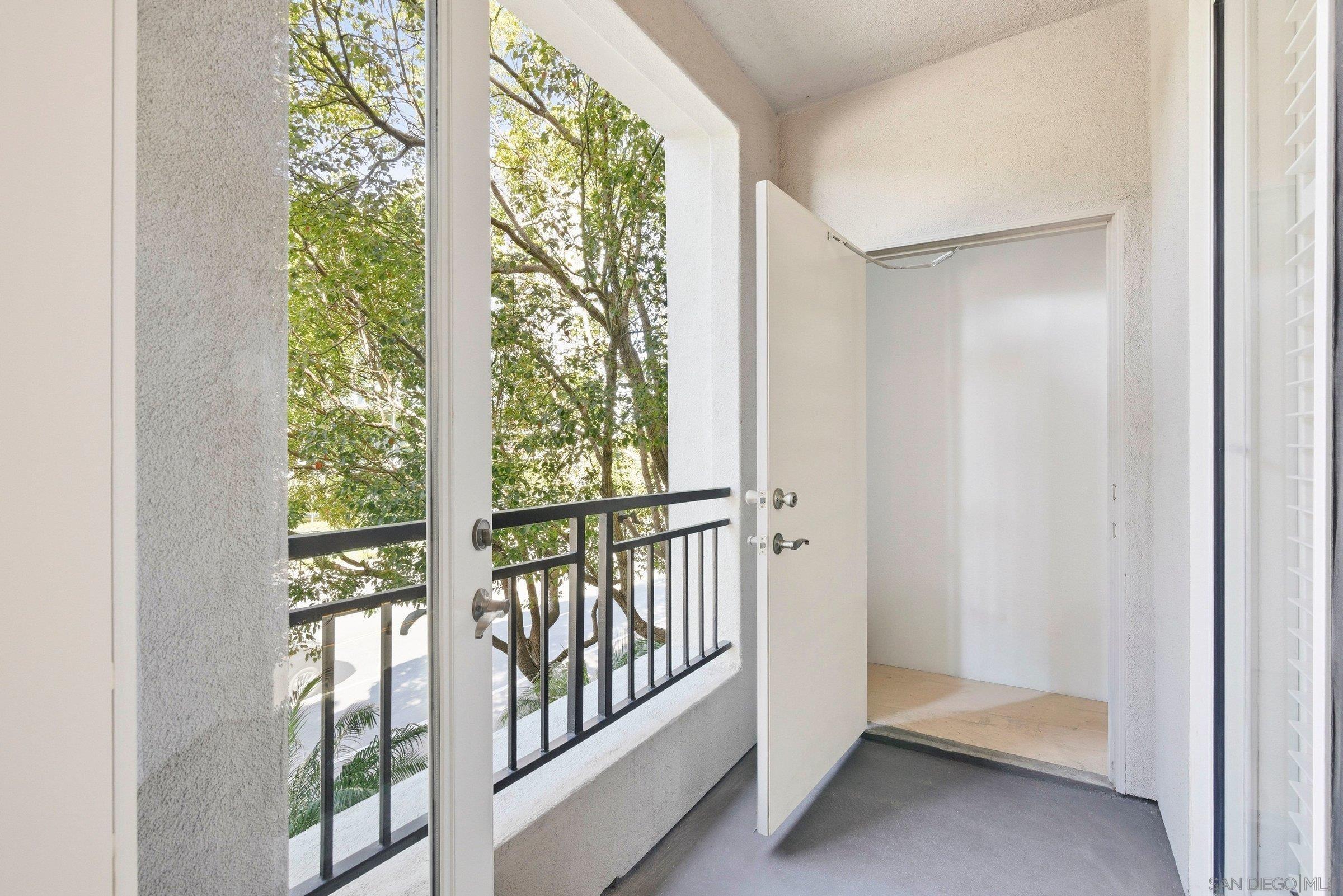 Detail Gallery Image 18 of 38 For 9253  Regents Rd  #A206,  La Jolla,  CA 92037 - 1 Beds | 1 Baths