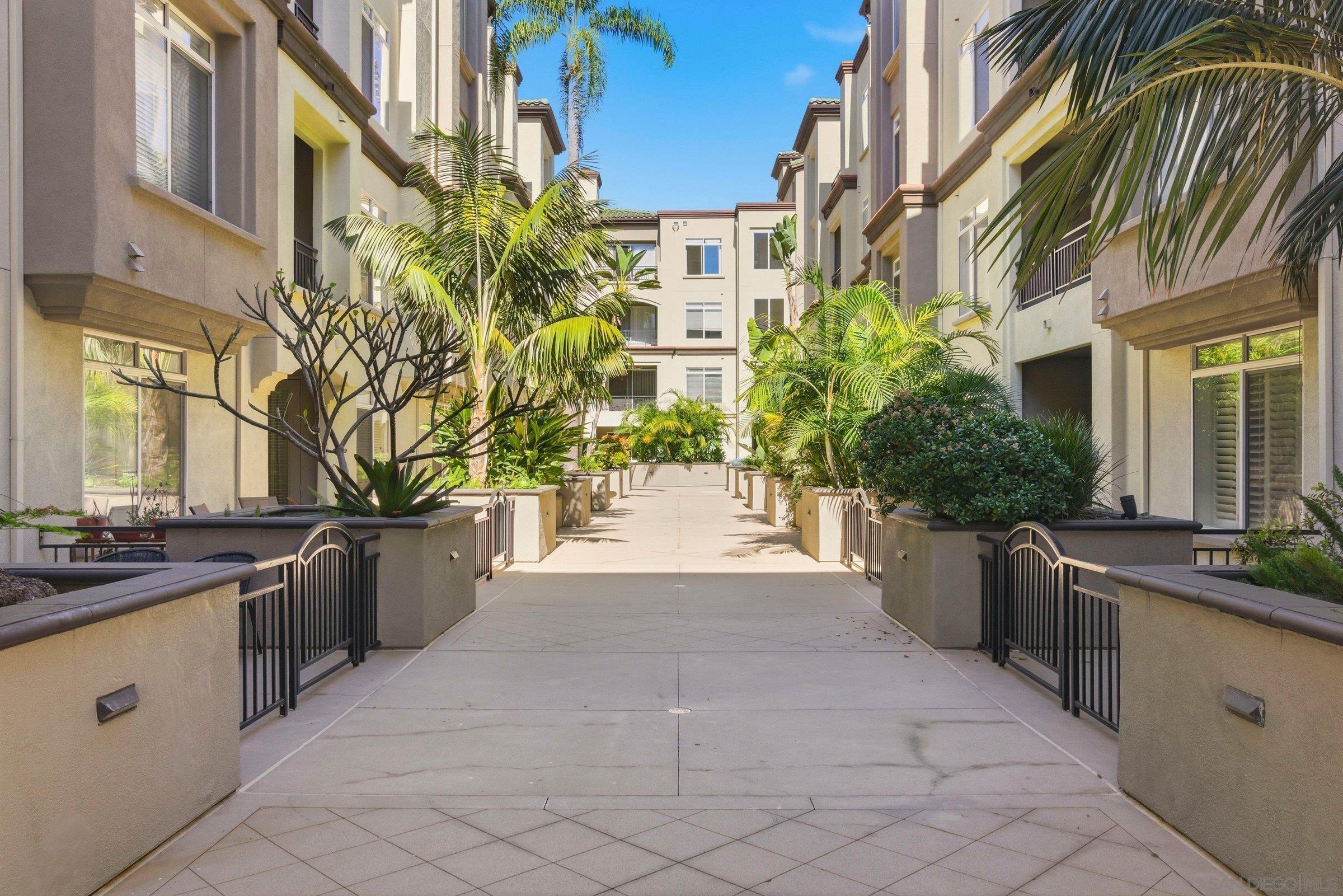 Detail Gallery Image 5 of 38 For 9253  Regents Rd  #A206,  La Jolla,  CA 92037 - 1 Beds | 1 Baths