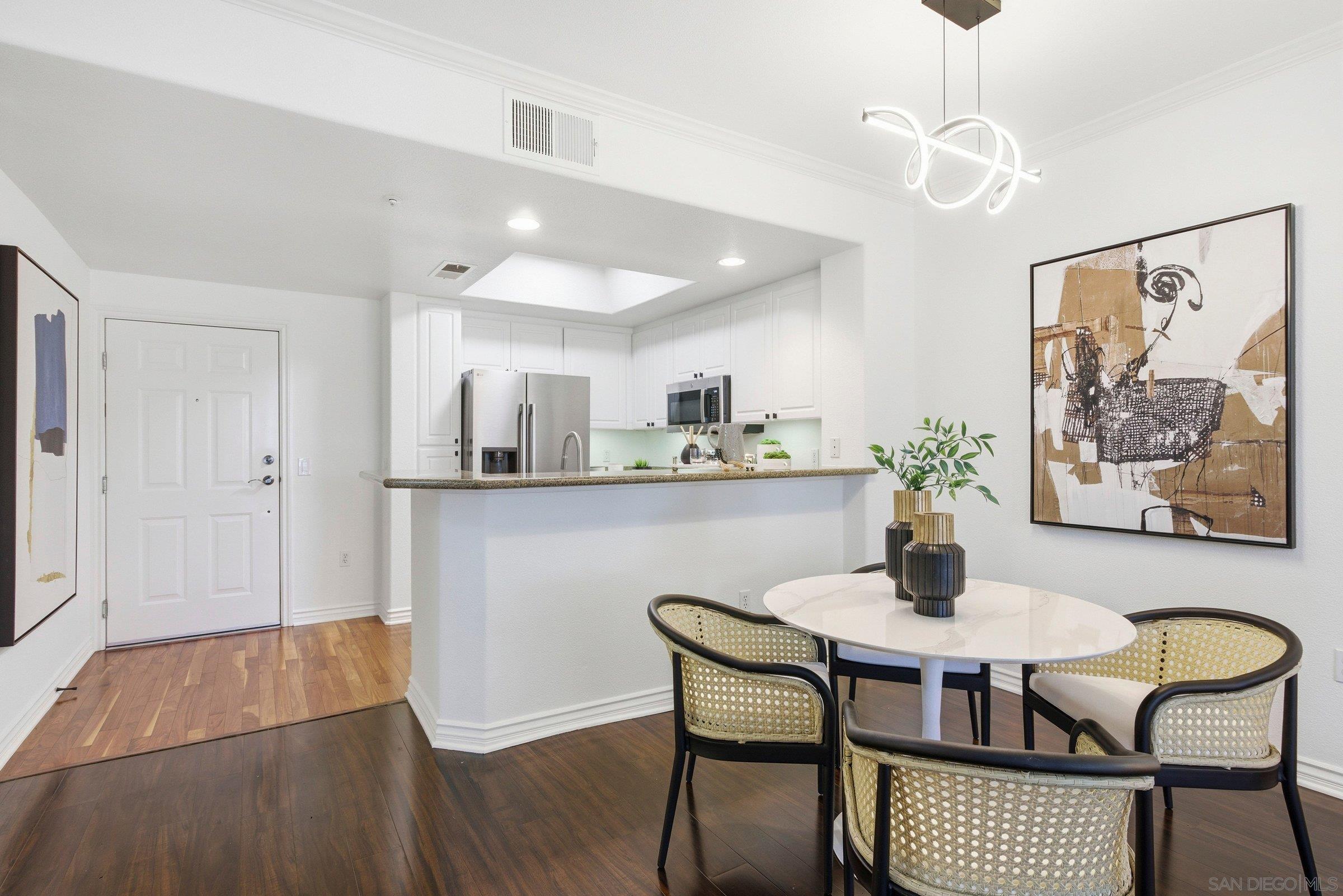 Detail Gallery Image 10 of 38 For 9253  Regents Rd  #A206,  La Jolla,  CA 92037 - 1 Beds | 1 Baths