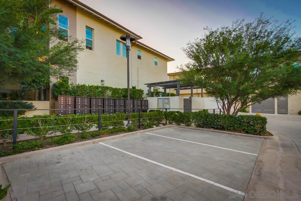 Detail Gallery Image 47 of 55 For 16750  Coyote Bush Dr  #58,  San Diego,  CA 92127 - 3 Beds | 3 Baths