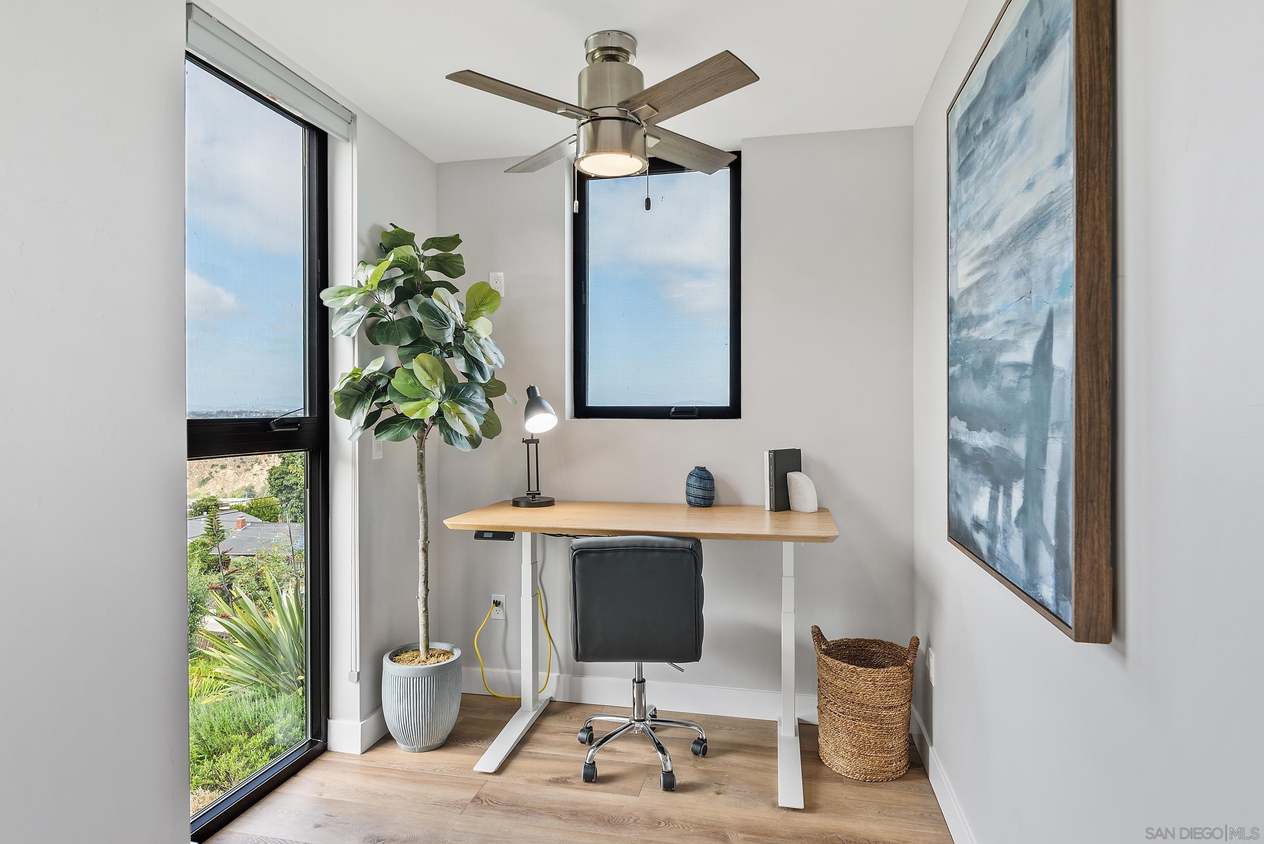 Detail Gallery Image 23 of 50 For 5830  Desert View Dr, La Jolla,  CA 92037 - 3 Beds | 2 Baths