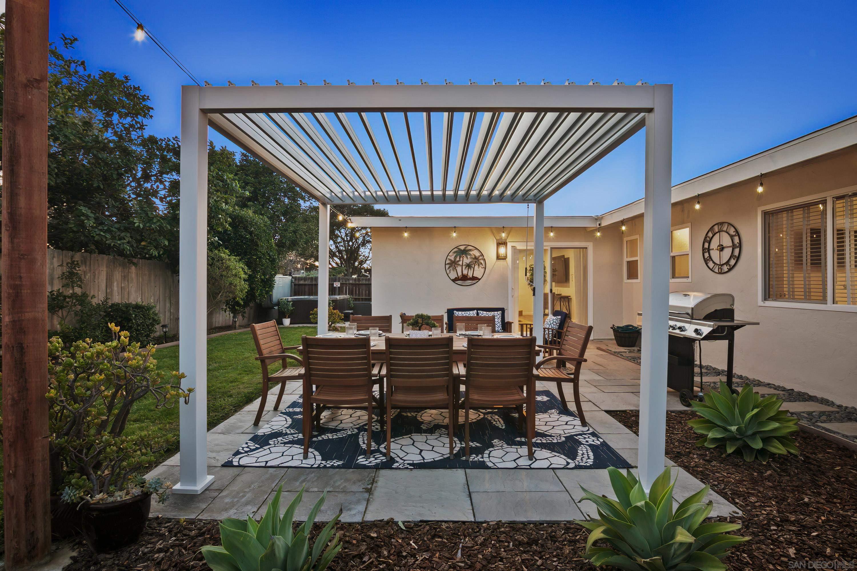 Detail Gallery Image 8 of 36 For 4489  Bertha Street, San Diego,  CA 92117 - 3 Beds | 2 Baths