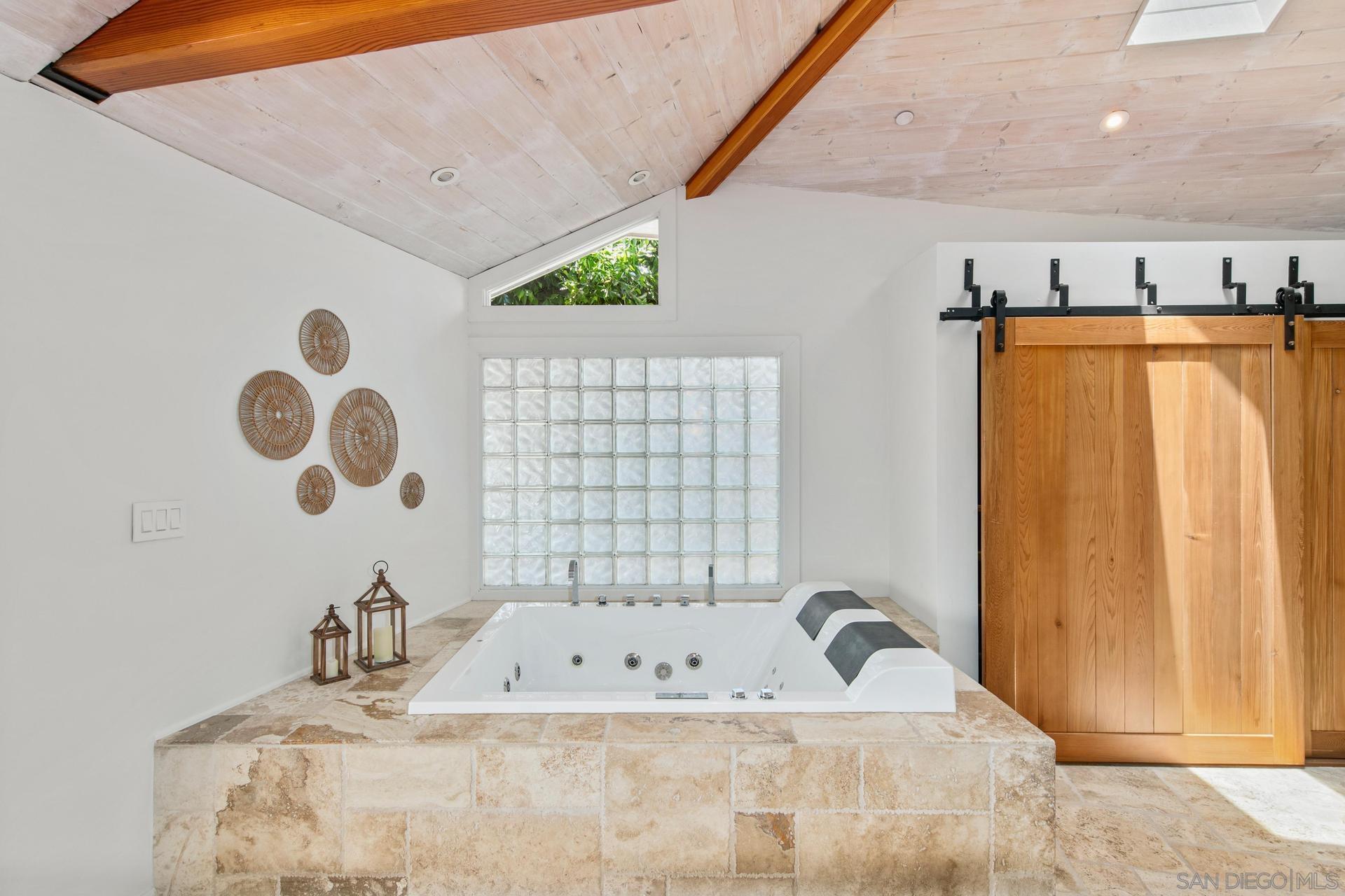 Detail Gallery Image 22 of 55 For 4853/620  Ocean/Law, San Diego,  CA 92109 - 3 Beds | 3/1 Baths