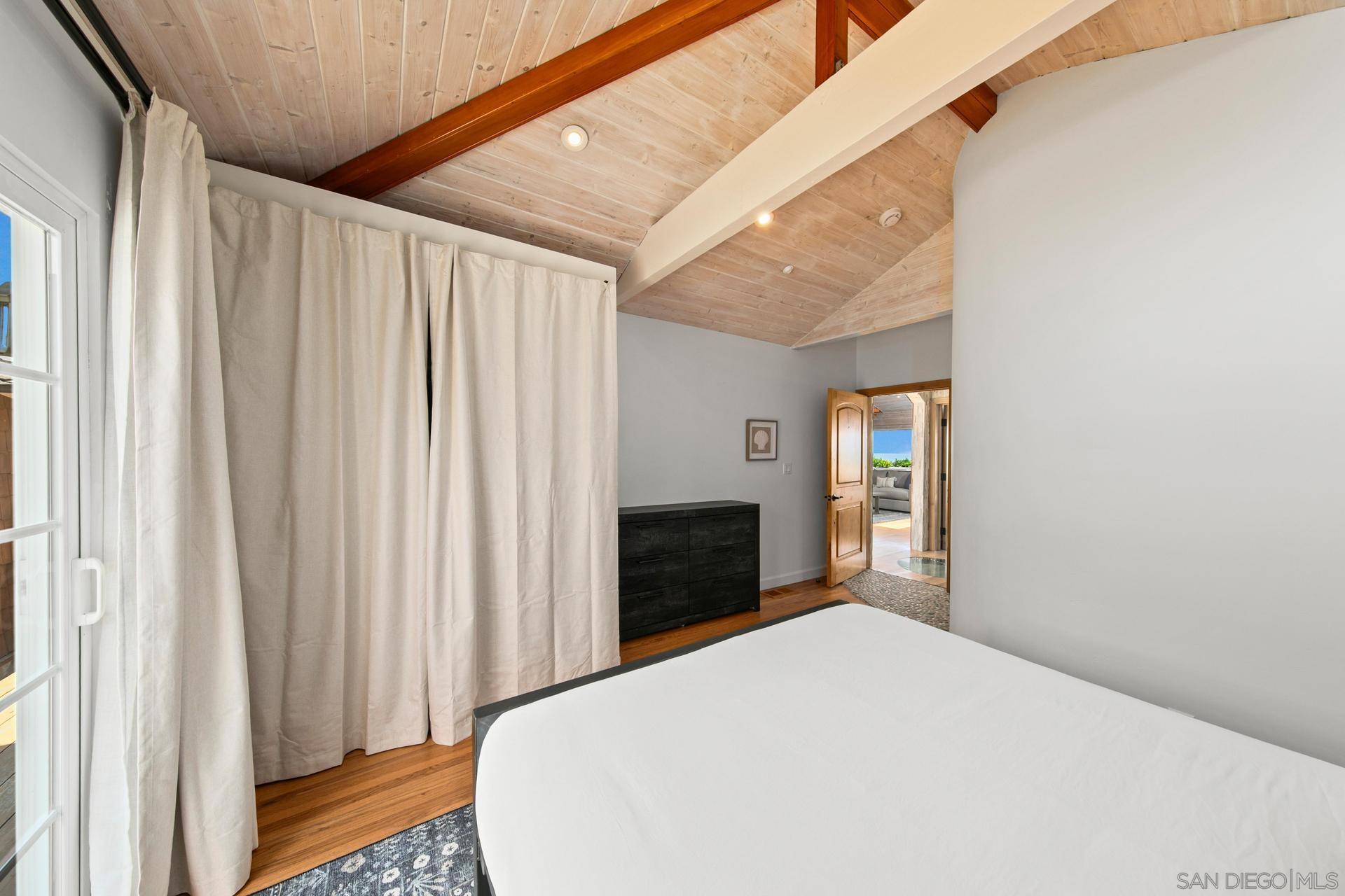 Detail Gallery Image 28 of 55 For 4853/620  Ocean/Law, San Diego,  CA 92109 - 3 Beds | 3/1 Baths