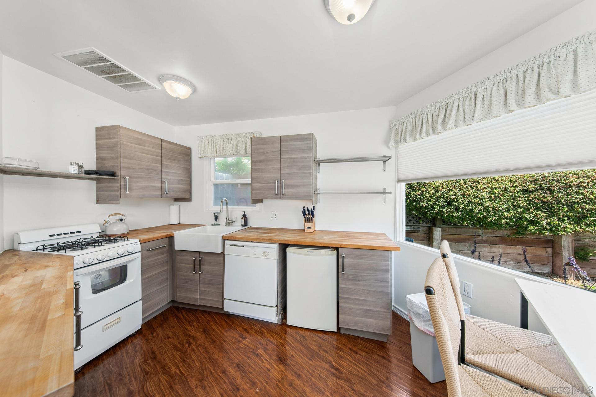 Detail Gallery Image 49 of 55 For 4853/620  Ocean/Law, San Diego,  CA 92109 - 3 Beds | 3/1 Baths