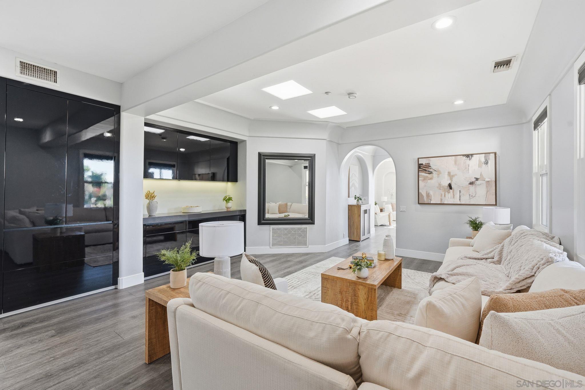 Detail Gallery Image 12 of 74 For 9610  Vista Del Sol, Spring Valley,  CA 91977 - 7 Beds | 4/1 Baths