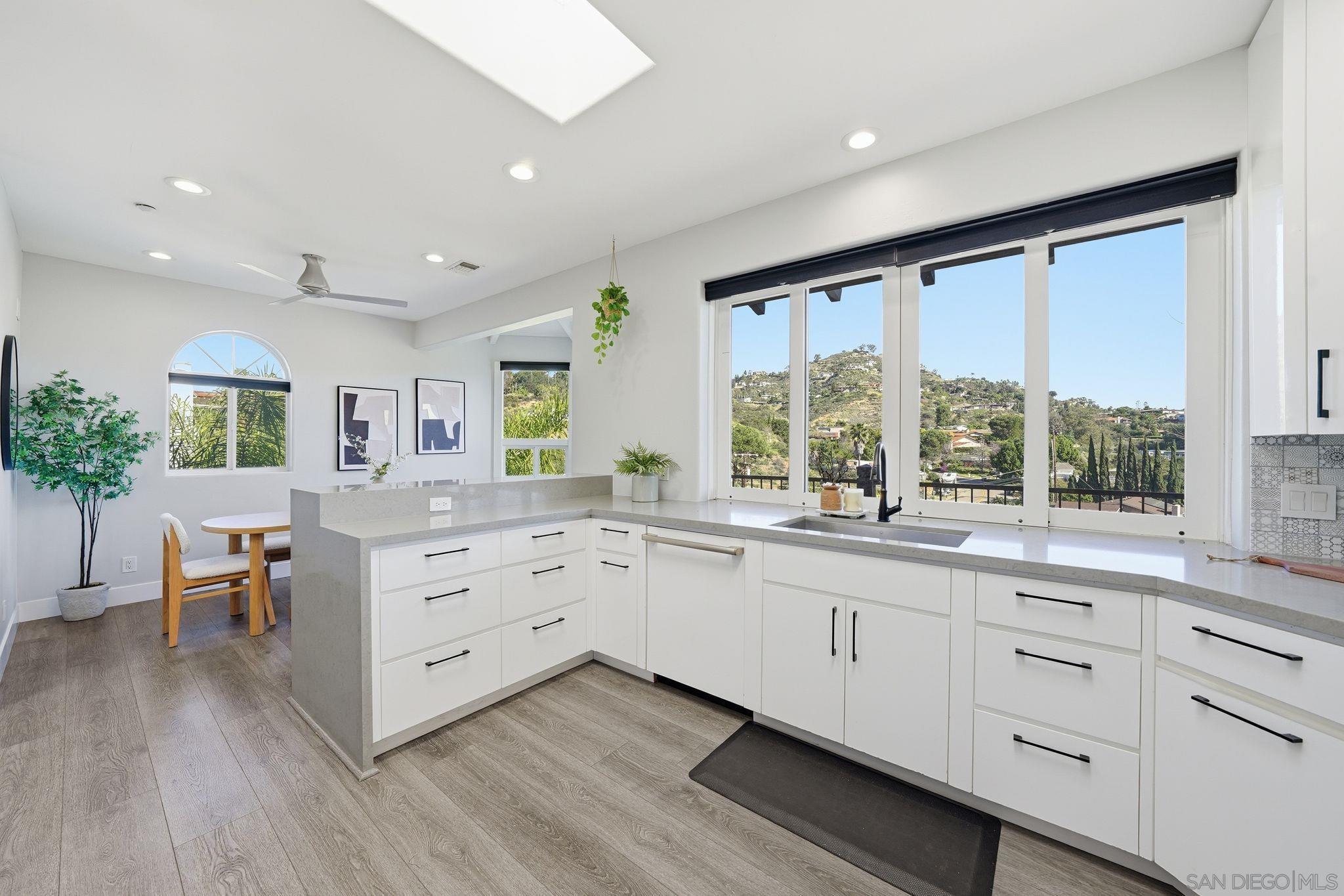 Detail Gallery Image 16 of 74 For 9610  Vista Del Sol, Spring Valley,  CA 91977 - 7 Beds | 4/1 Baths