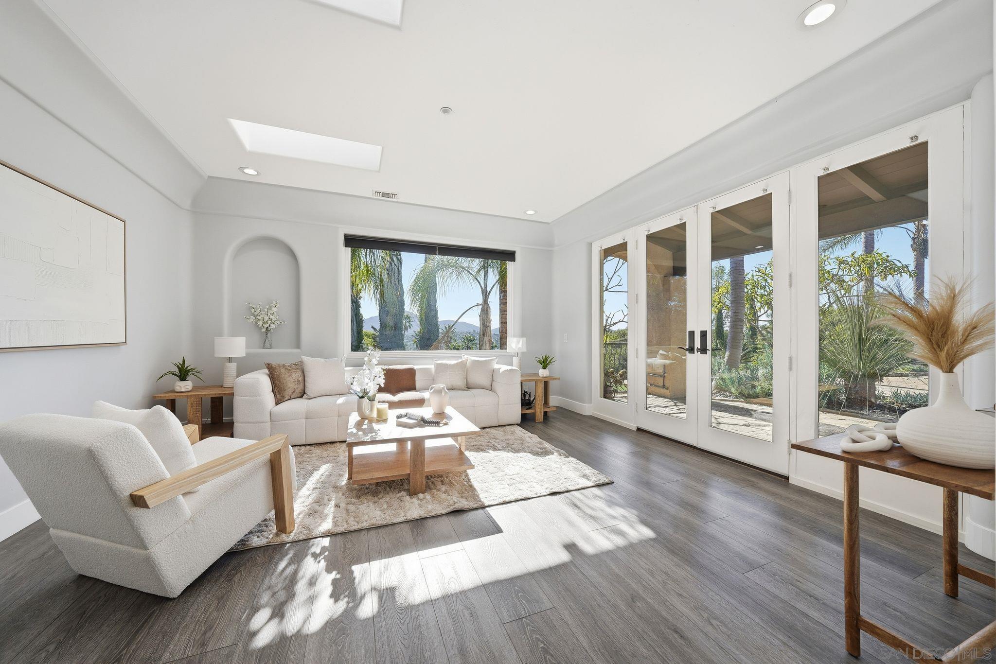 Detail Gallery Image 7 of 74 For 9610  Vista Del Sol, Spring Valley,  CA 91977 - 7 Beds | 4/1 Baths