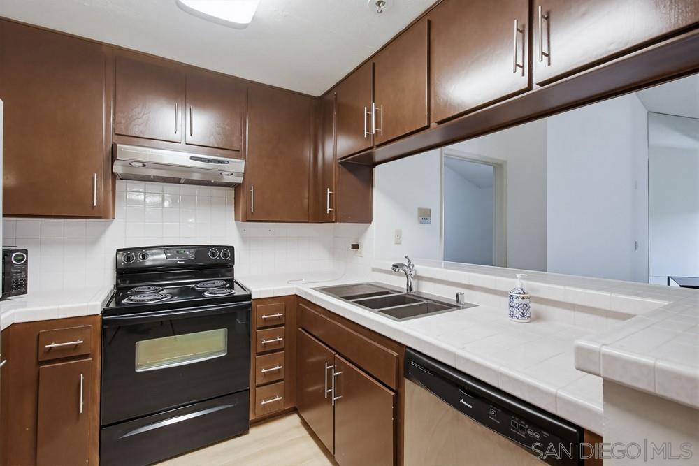 Detail Gallery Image 12 of 29 For 5765  Friars Rd, San Diego,  CA 92110 - 2 Beds | 2 Baths