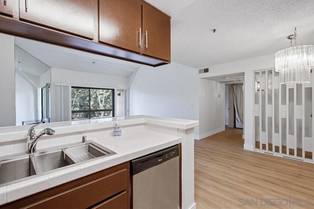 Detail Gallery Image 13 of 29 For 5765  Friars Rd, San Diego,  CA 92110 - 2 Beds | 2 Baths