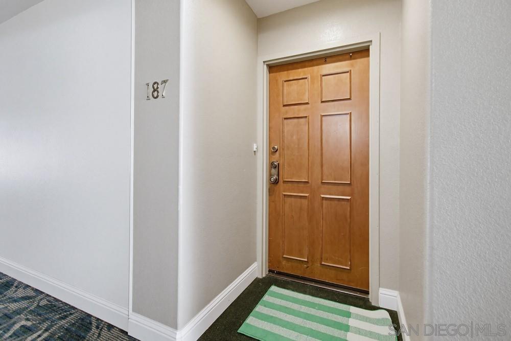 Detail Gallery Image 5 of 29 For 5765  Friars Rd, San Diego,  CA 92110 - 2 Beds | 2 Baths