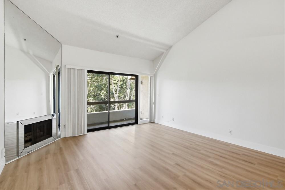 Detail Gallery Image 7 of 29 For 5765  Friars Rd, San Diego,  CA 92110 - 2 Beds | 2 Baths