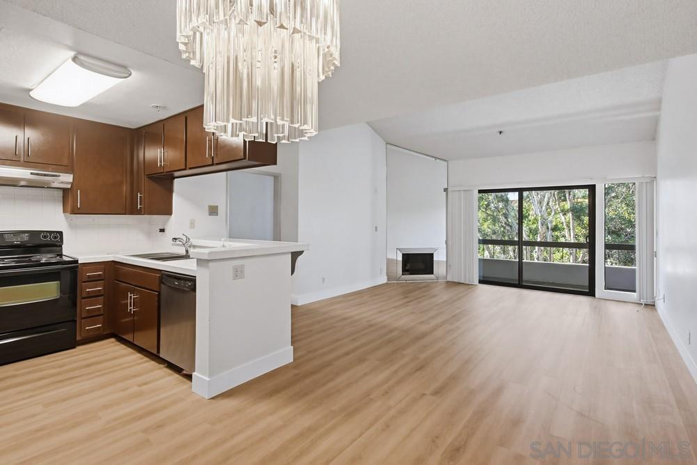 Detail Gallery Image 10 of 29 For 5765  Friars Rd, San Diego,  CA 92110 - 2 Beds | 2 Baths