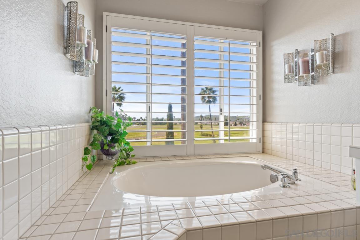 Detail Gallery Image 14 of 37 For 56  via Casitas, Bonsall,  CA 92003 - 3 Beds | 2/1 Baths