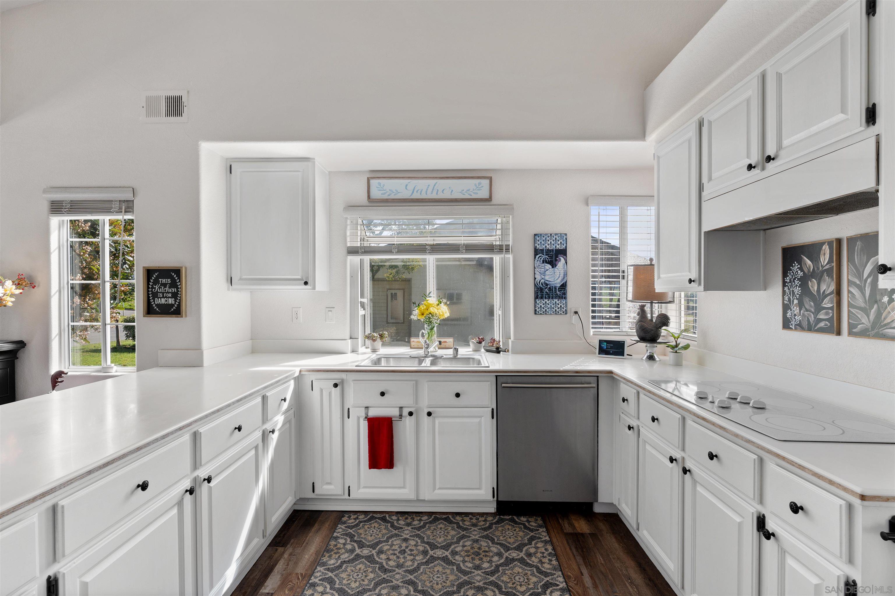 Detail Gallery Image 8 of 37 For 56  via Casitas, Bonsall,  CA 92003 - 3 Beds | 2/1 Baths