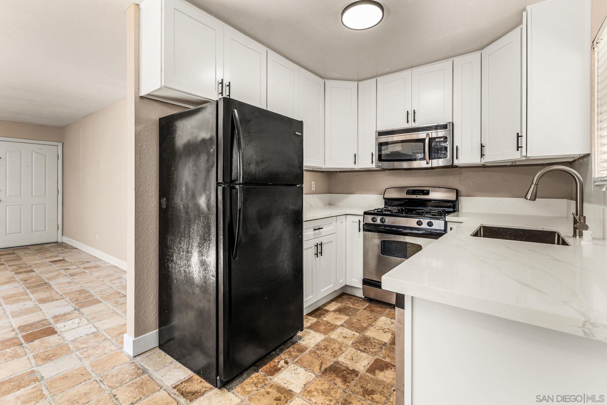 Detail Gallery Image 10 of 27 For 510  Calle Montecito  #51,  Oceanside,  CA 92057 - 2 Beds | 1 Baths