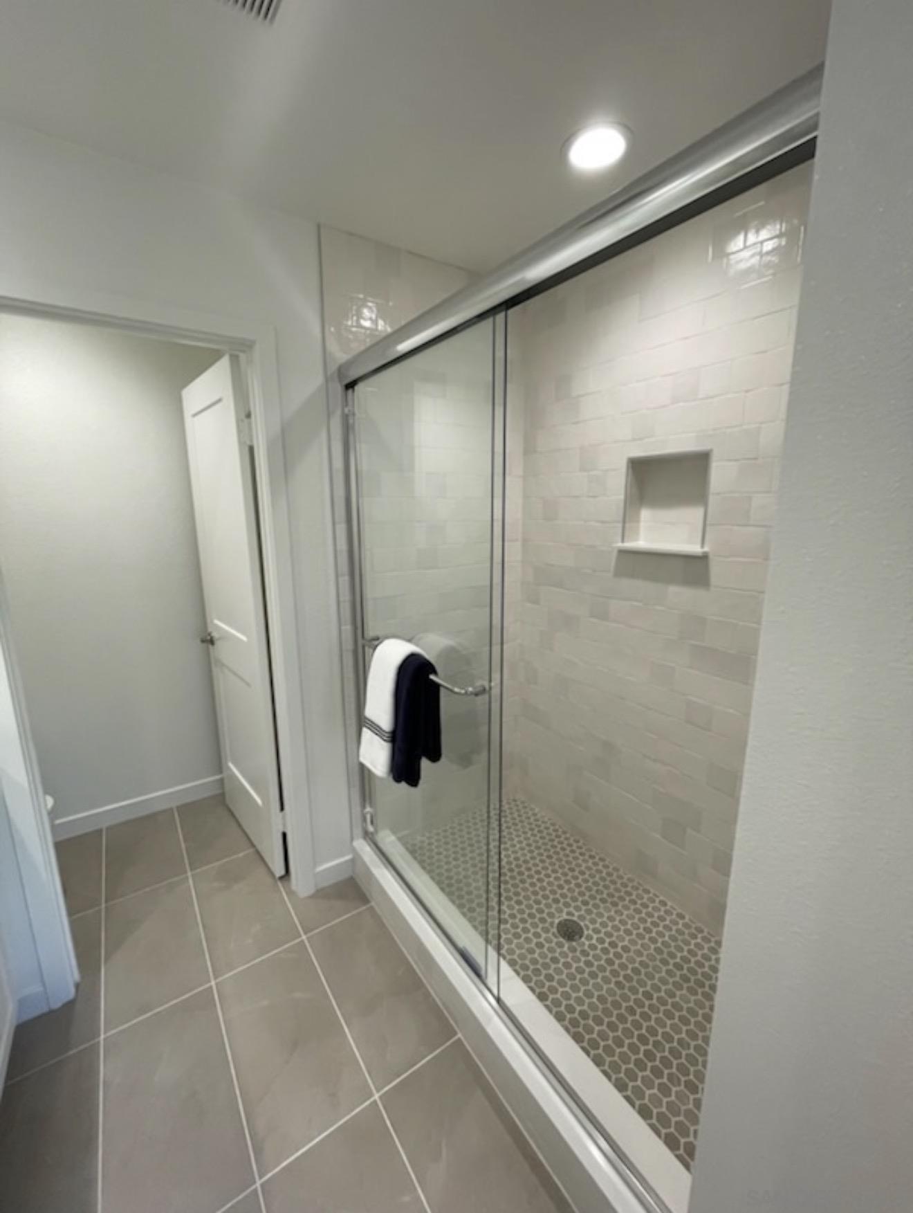 Detail Gallery Image 11 of 14 For 2572  Chamomile, Carlsbad,  CA 92008 - 3 Beds | 2/2 Baths