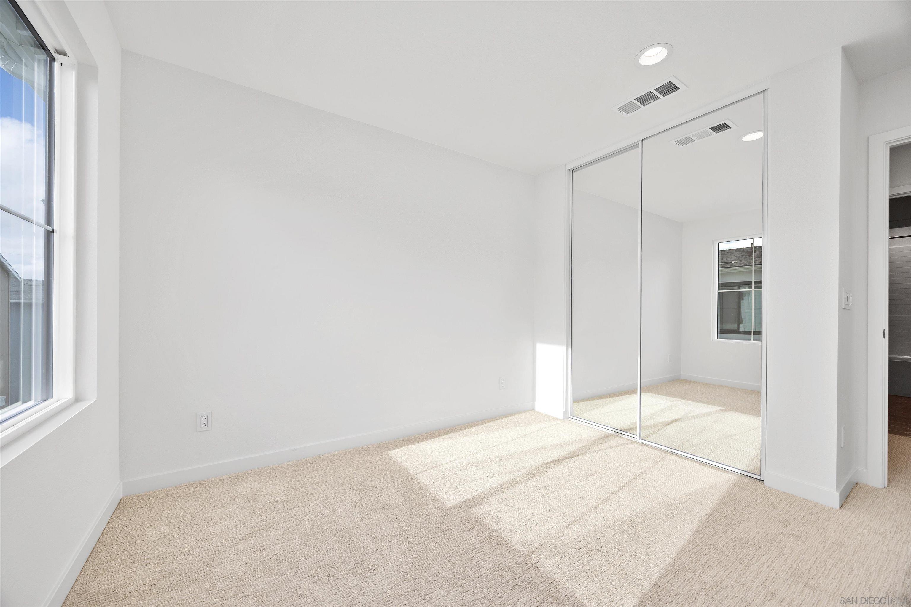 Detail Gallery Image 12 of 27 For 2572  Chamomile, Carlsbad,  CA 92008 - 3 Beds | 2/2 Baths