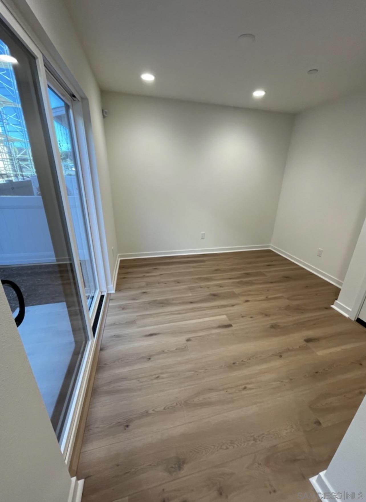 Detail Gallery Image 3 of 14 For 2572  Chamomile, Carlsbad,  CA 92008 - 3 Beds | 2/2 Baths