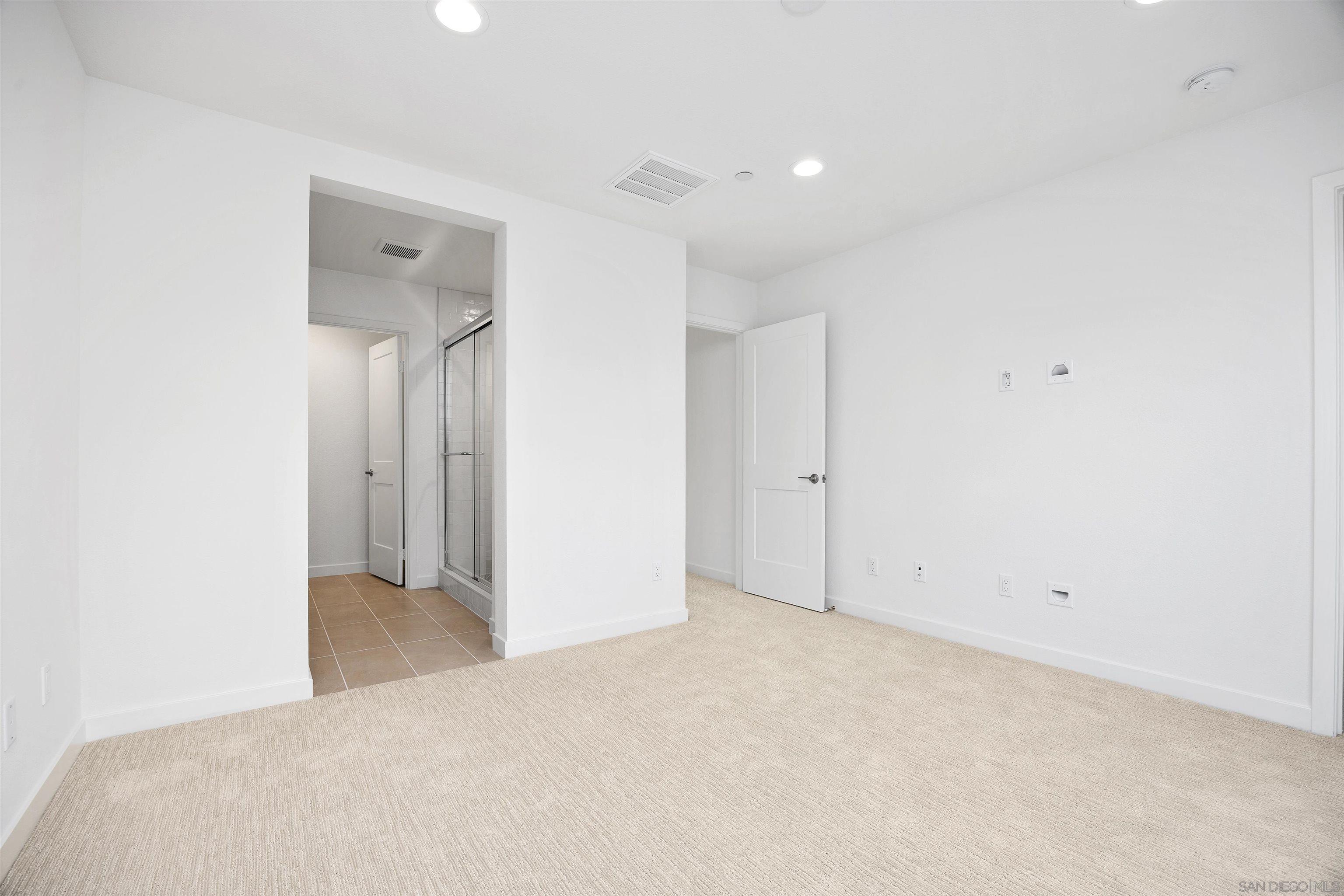 Detail Gallery Image 21 of 27 For 2572  Chamomile, Carlsbad,  CA 92008 - 3 Beds | 2/2 Baths