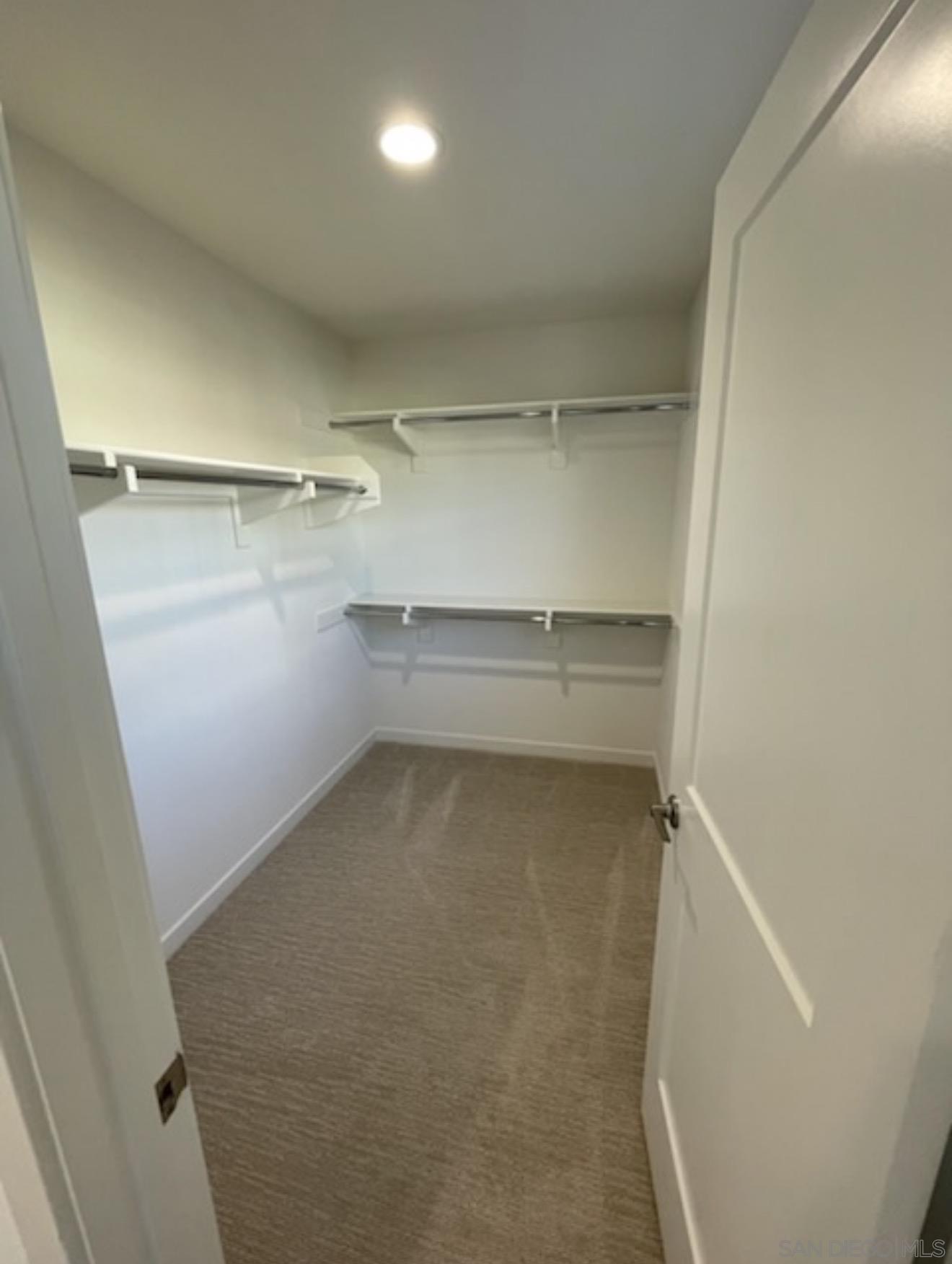 Detail Gallery Image 10 of 14 For 2572  Chamomile, Carlsbad,  CA 92008 - 3 Beds | 2/2 Baths