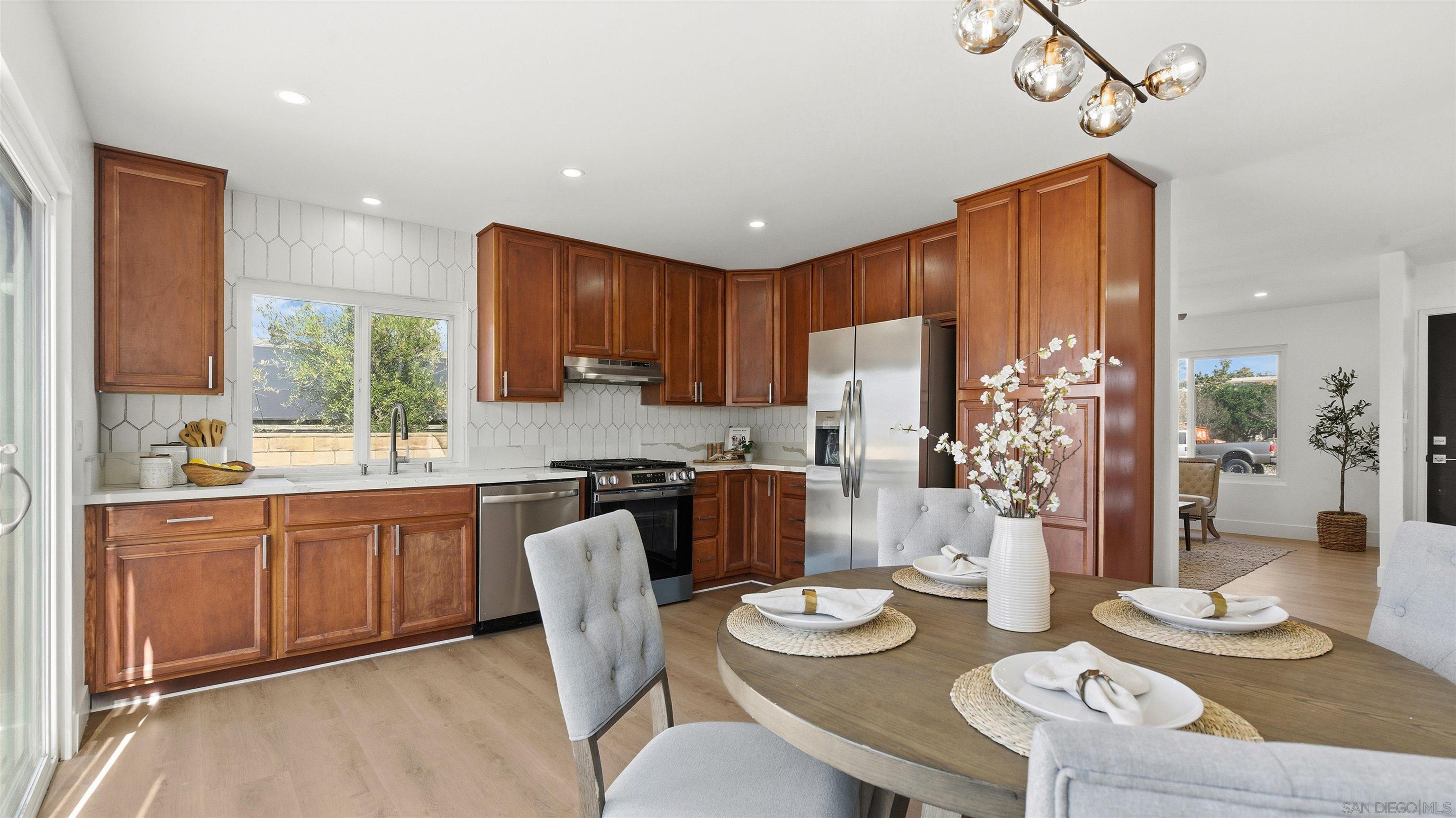 Detail Gallery Image 6 of 30 For 1151  Conway Dr, Escondido,  CA 92027 - 3 Beds | 2 Baths