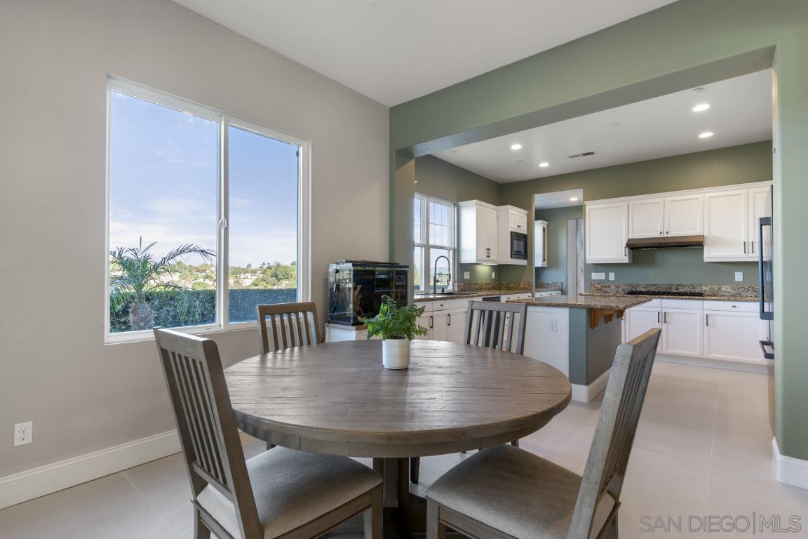 Detail Gallery Image 11 of 52 For 310  Highland Oaks, Fallbrook,  CA 92028 - 5 Beds | 4/1 Baths