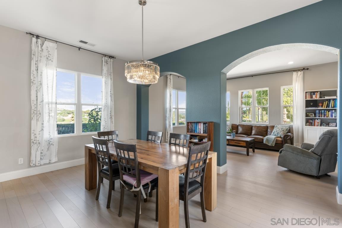 Detail Gallery Image 15 of 52 For 310  Highland Oaks, Fallbrook,  CA 92028 - 5 Beds | 4/1 Baths