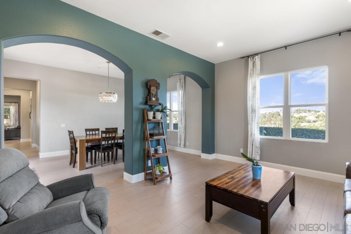 Detail Gallery Image 16 of 52 For 310  Highland Oaks, Fallbrook,  CA 92028 - 5 Beds | 4/1 Baths