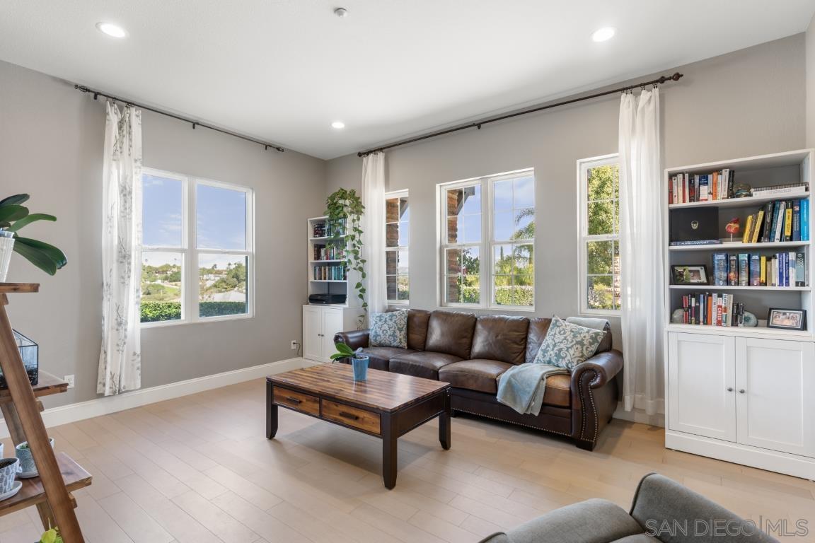 Detail Gallery Image 17 of 52 For 310  Highland Oaks, Fallbrook,  CA 92028 - 5 Beds | 4/1 Baths