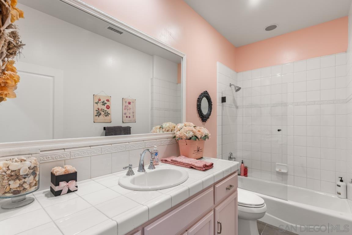 Detail Gallery Image 19 of 41 For 1195  via Encinos, Fallbrook,  CA 92028 - 5 Beds | 4 Baths