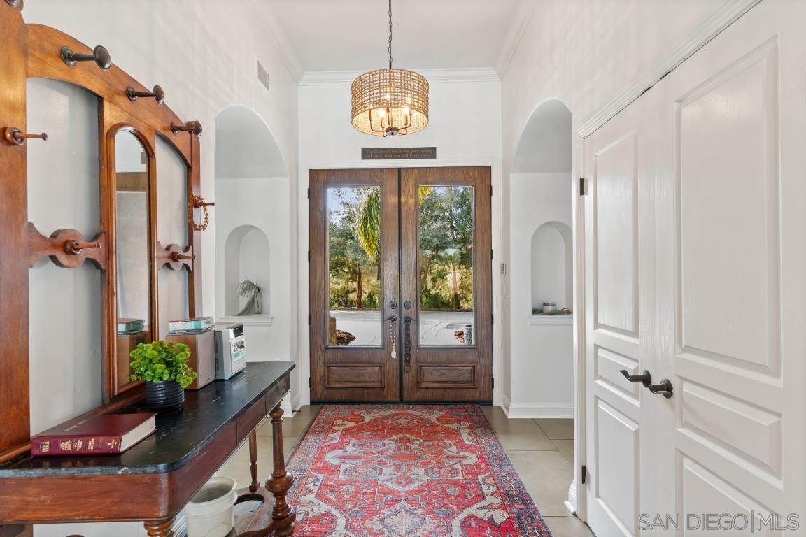 Detail Gallery Image 3 of 41 For 1195  via Encinos, Fallbrook,  CA 92028 - 5 Beds | 4 Baths