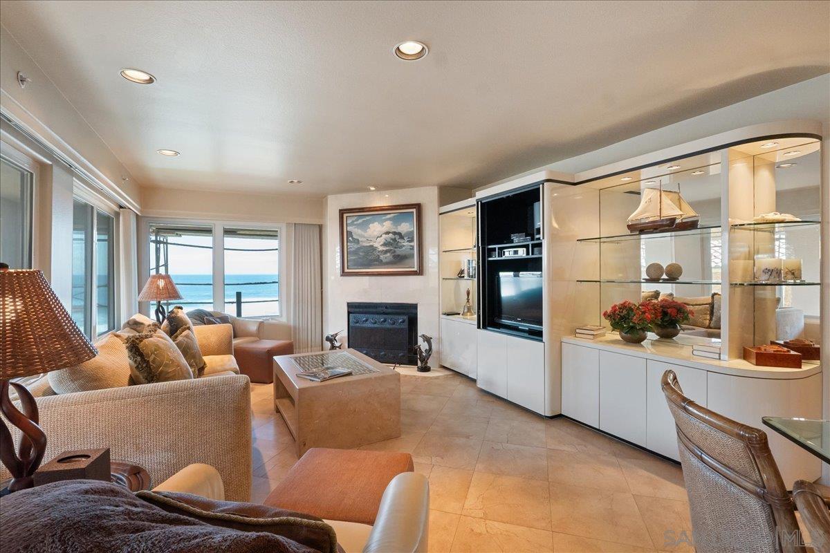 Detail Gallery Image 12 of 45 For 333  Coast Blvd  #8,  La Jolla,  CA 92037 - 2 Beds | 2 Baths