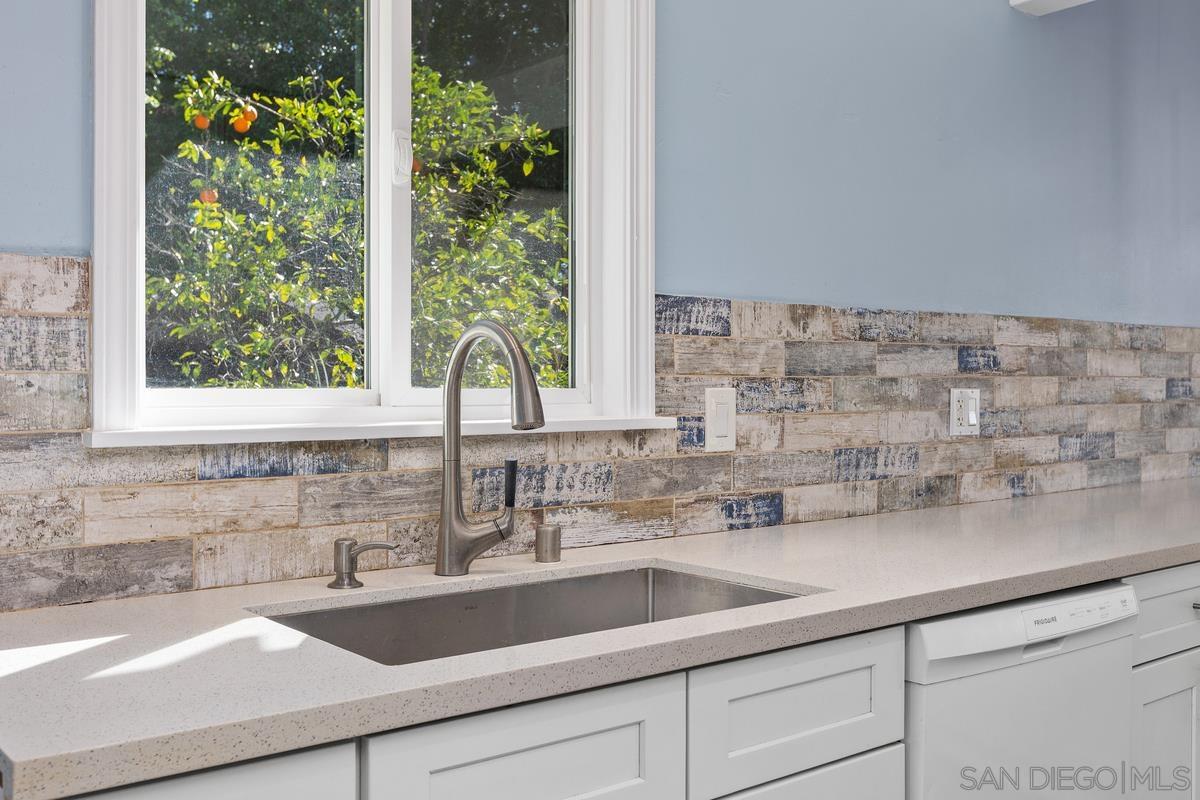 Detail Gallery Image 16 of 48 For 820  Cookie Lane, Fallbrook,  CA 92028 - 4 Beds | 3 Baths