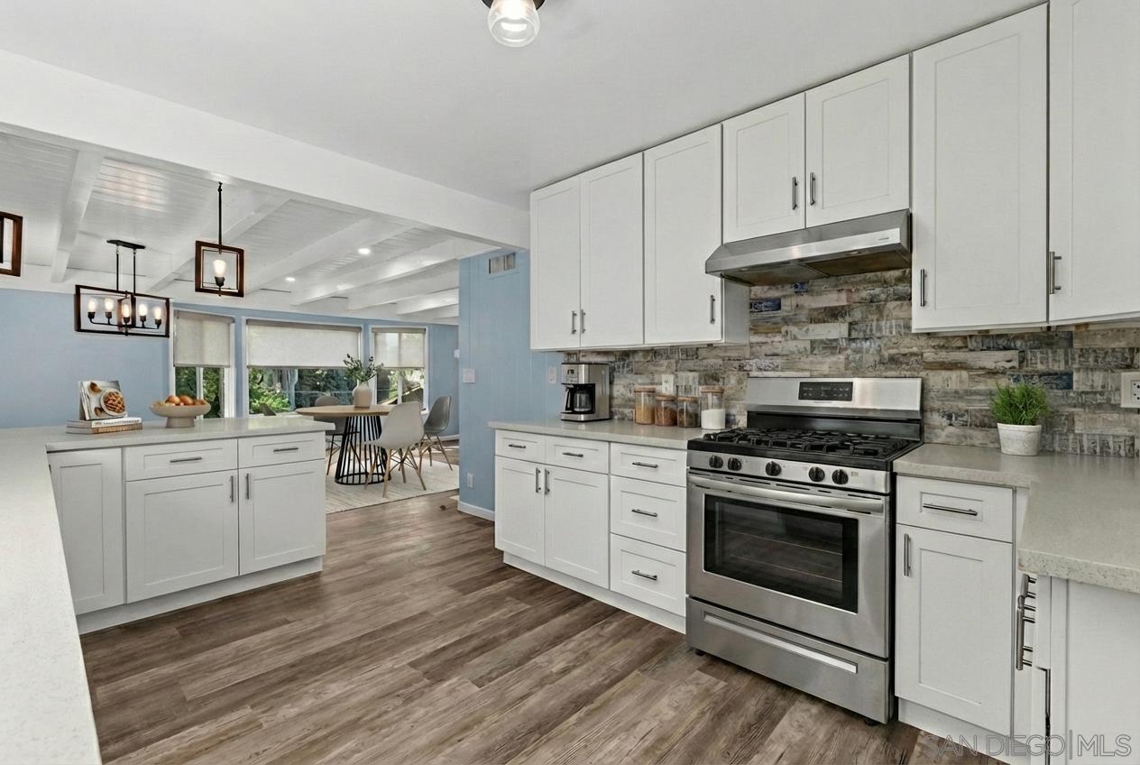 Detail Gallery Image 3 of 48 For 820  Cookie Lane, Fallbrook,  CA 92028 - 4 Beds | 3 Baths