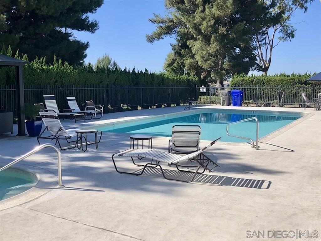 Detail Gallery Image 33 of 34 For 4382  Dowitcher Way, Oceanside,  CA 92057 - 2 Beds | 2 Baths