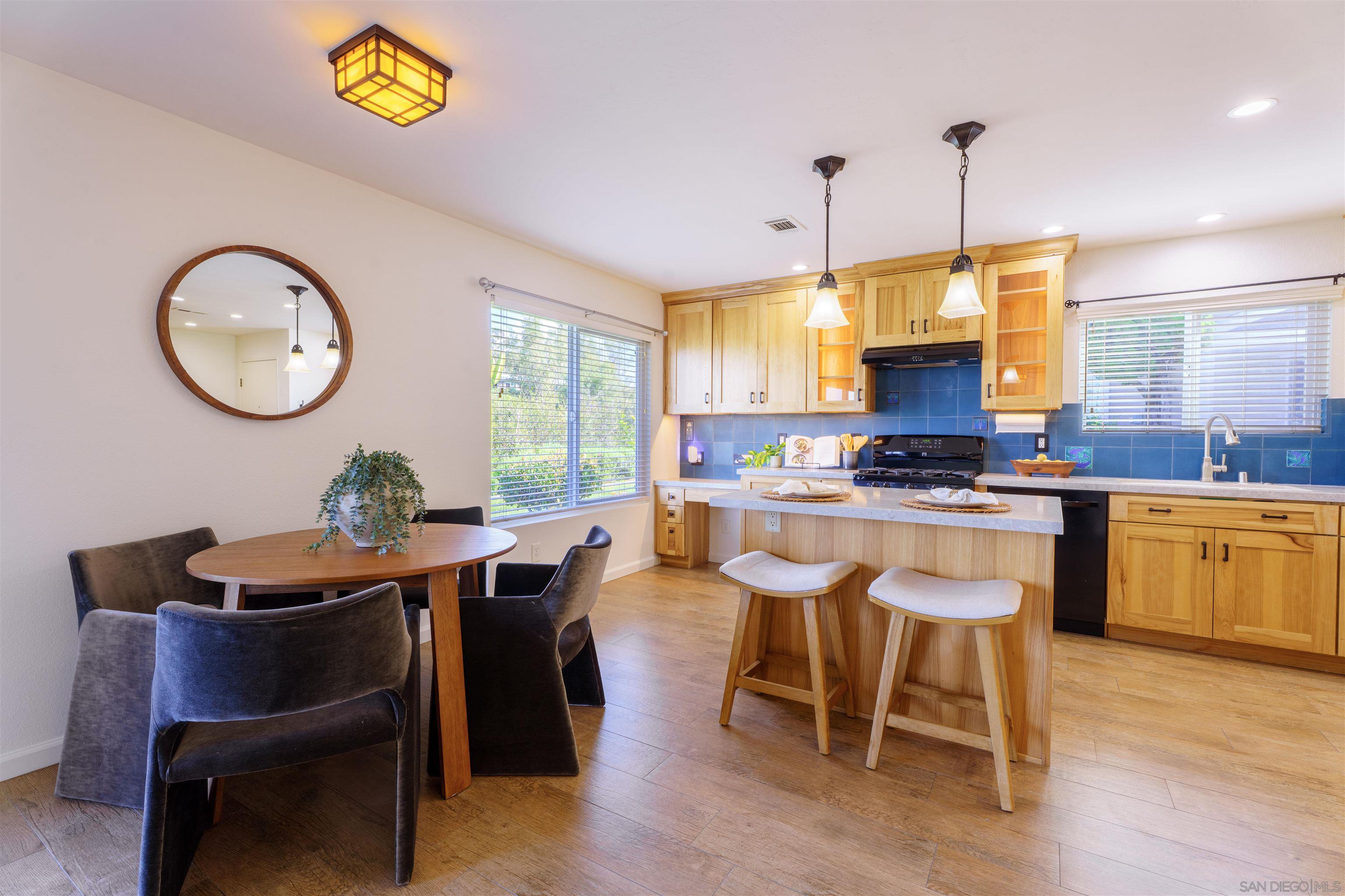 Detail Gallery Image 7 of 32 For 4382  Dowitcher Way, Oceanside,  CA 92057 - 2 Beds | 2 Baths