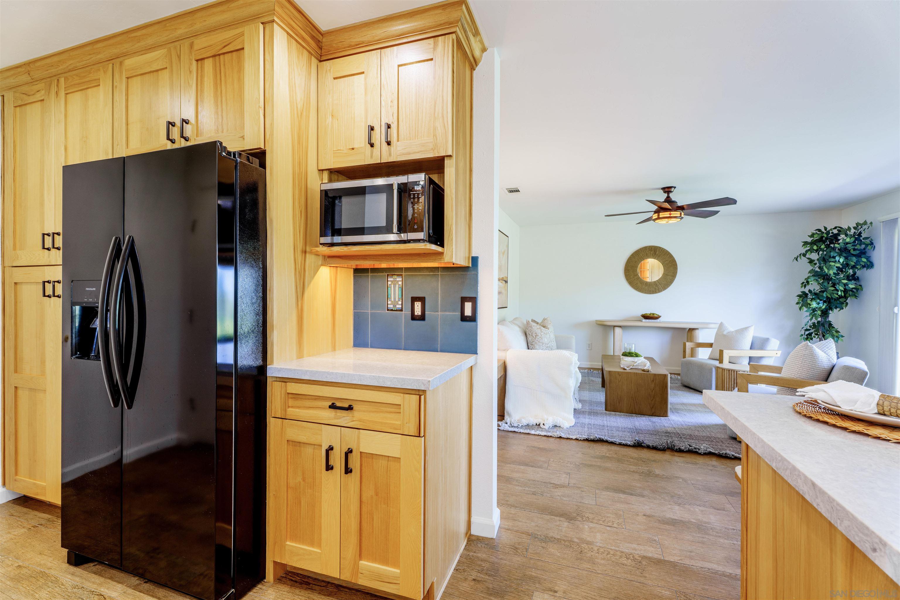 Detail Gallery Image 10 of 32 For 4382  Dowitcher Way, Oceanside,  CA 92057 - 2 Beds | 2 Baths