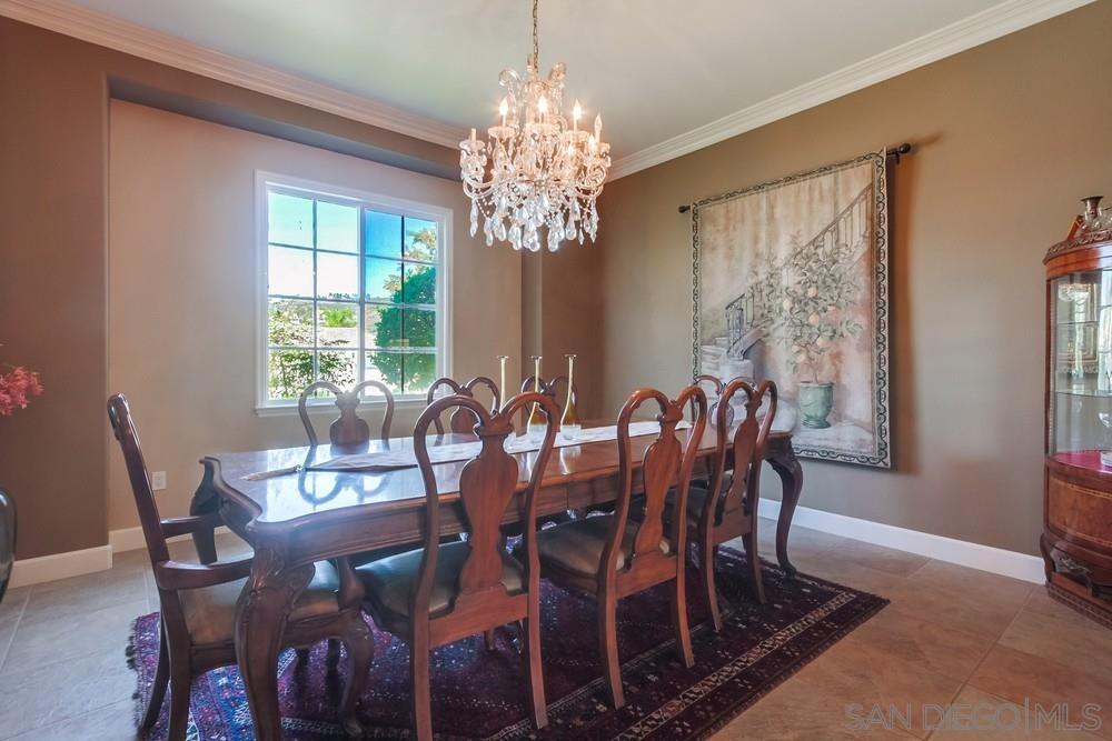 Detail Gallery Image 12 of 74 For 9373  Fostoria Ct, San Diego,  CA 92127 - 5 Beds | 5/1 Baths