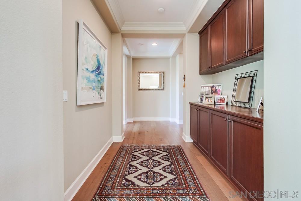 Detail Gallery Image 17 of 74 For 9373  Fostoria Ct, San Diego,  CA 92127 - 5 Beds | 5/1 Baths