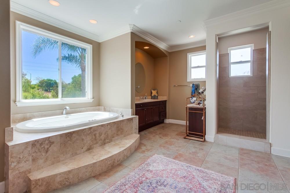 Detail Gallery Image 21 of 74 For 9373  Fostoria Ct, San Diego,  CA 92127 - 5 Beds | 5/1 Baths