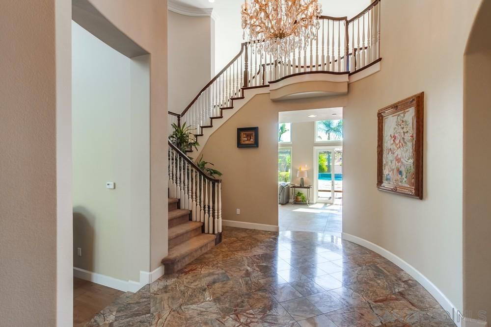 Detail Gallery Image 4 of 74 For 9373  Fostoria Ct, San Diego,  CA 92127 - 5 Beds | 5/1 Baths