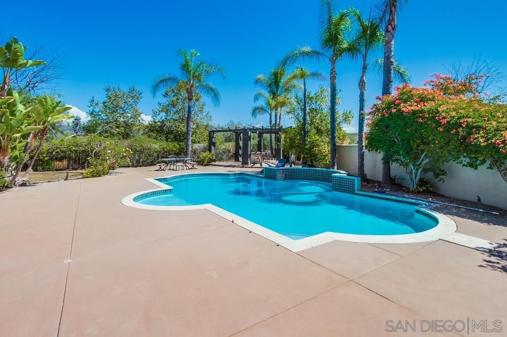 Detail Gallery Image 31 of 74 For 9373  Fostoria Ct, San Diego,  CA 92127 - 5 Beds | 5/1 Baths