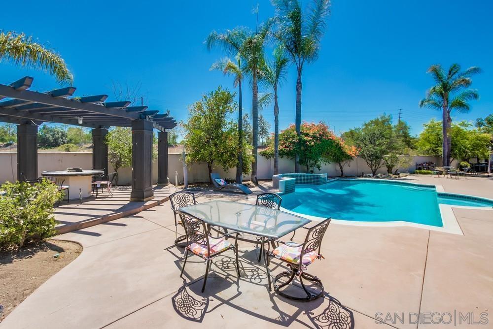 Detail Gallery Image 37 of 74 For 9373  Fostoria Ct, San Diego,  CA 92127 - 5 Beds | 5/1 Baths