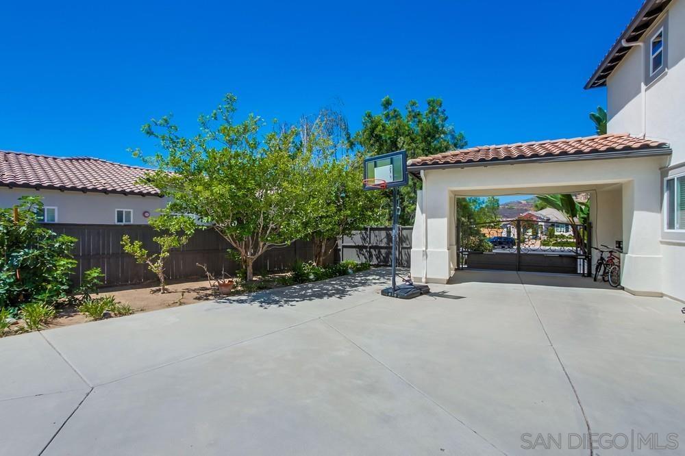 Detail Gallery Image 40 of 74 For 9373  Fostoria Ct, San Diego,  CA 92127 - 5 Beds | 5/1 Baths