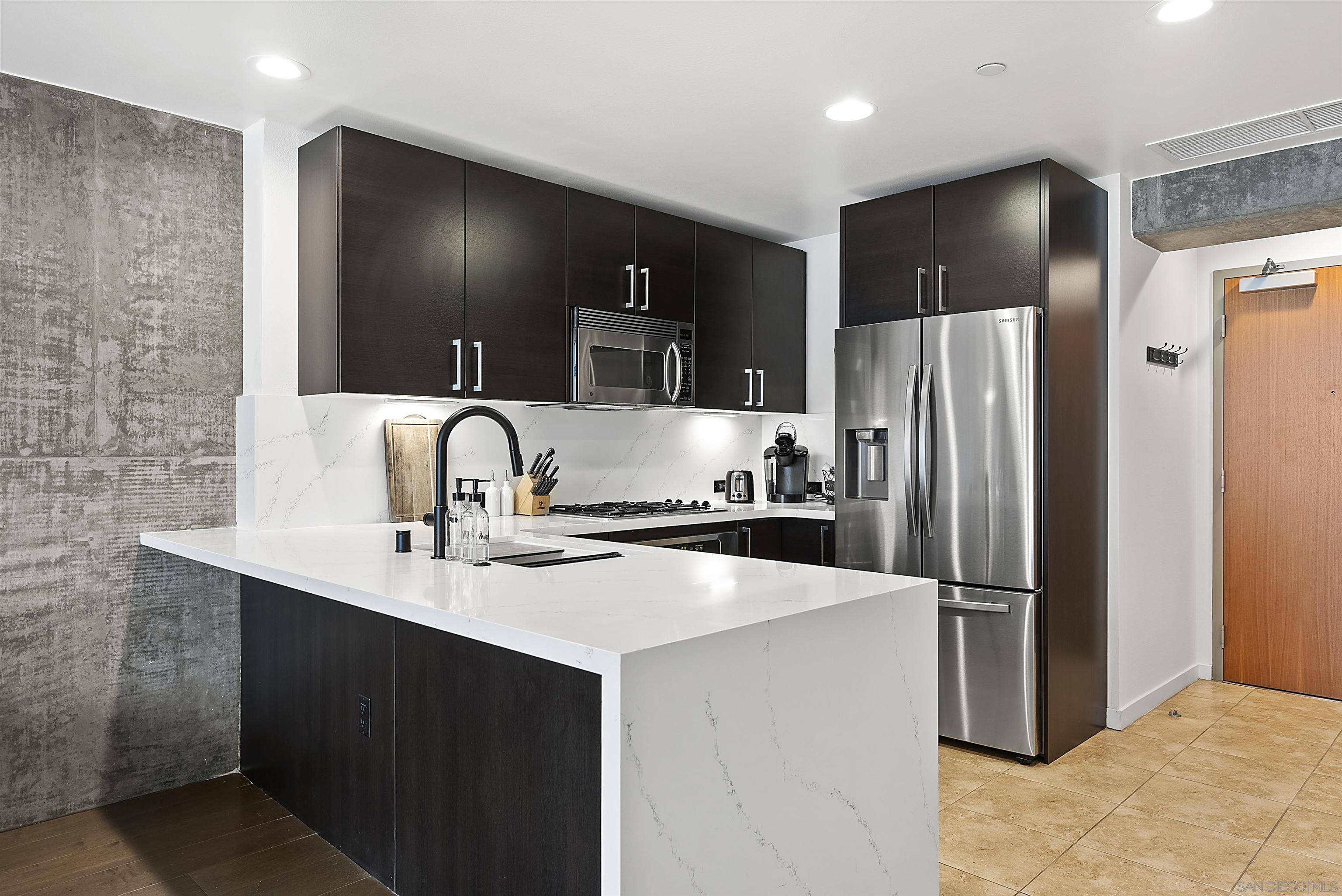 Front Image Thumbnail for SD260003065